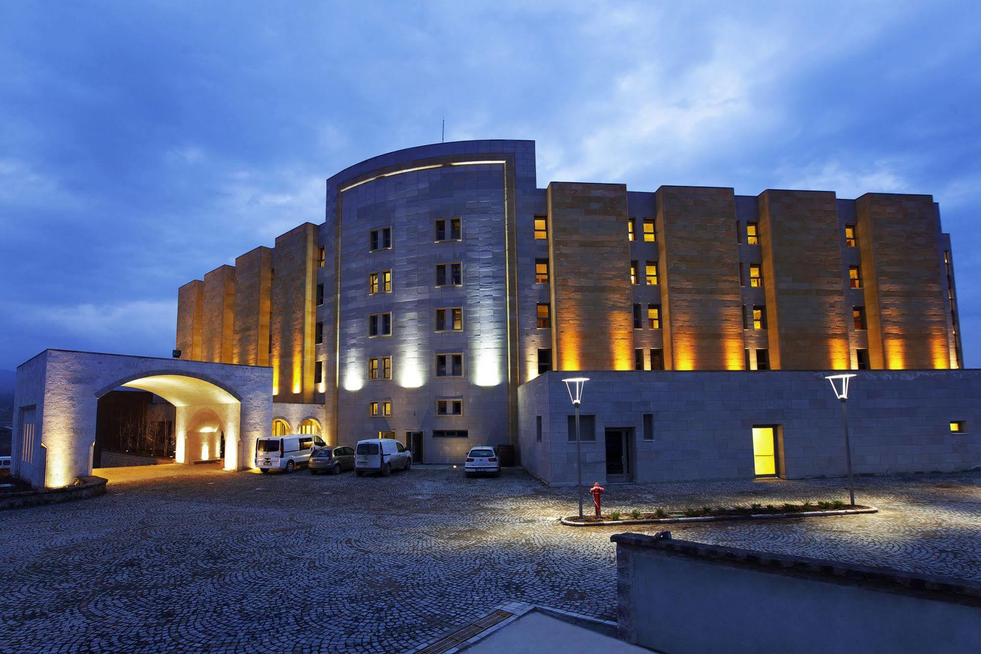 Отель Doubletree By Hilton Avanos Cappadocia Экстерьер фото